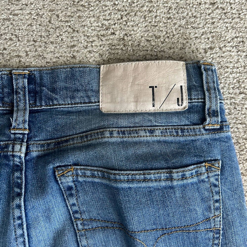 Low rise skinny jeans